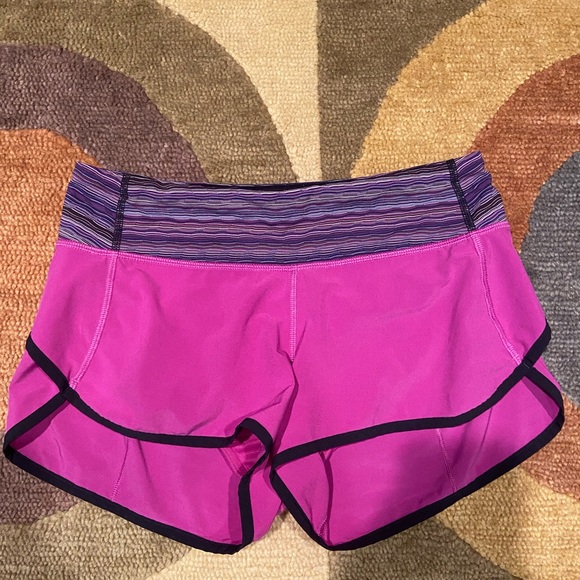 lululemon athletica Pants - Lululemon Athletica Speed Up Shorts 2.5 Inch Low Rise  Magenta Stripe Size 4